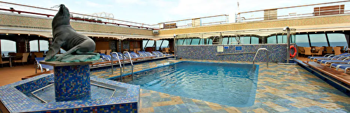 Piscina en popa Versalles 